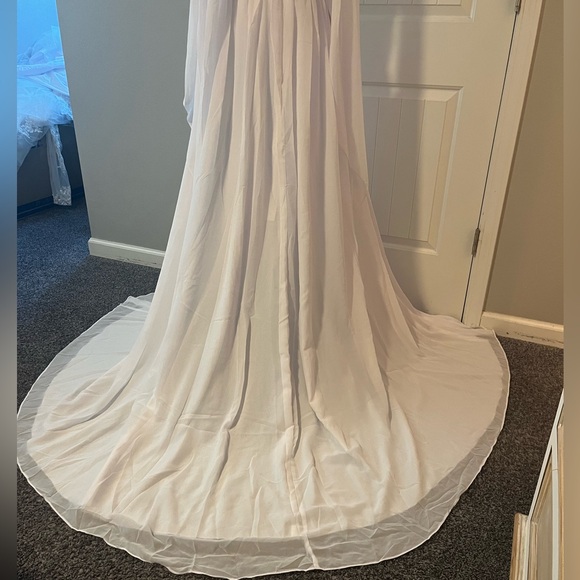 Elegant White Wedding Dress size 8 - Picture 7 of 12